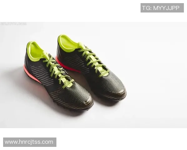 阿迪达斯足球系列全新发布引领潮流助力球场表现与时尚结合 阿迪达斯足球系列全新发布引领潮流助力球场表现与时尚结合